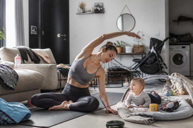 découvrez des conseils pratiques pour reprendre le sport après la naissance de bébé, même quand votre quotidien est chargé et imprévisible.